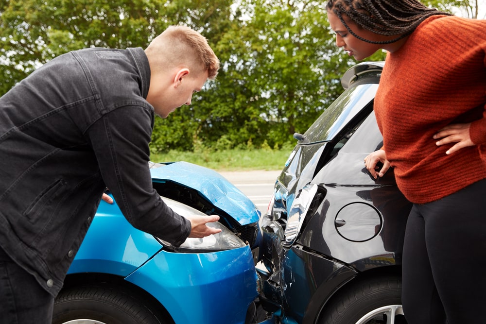 How An Auto Accident Lawyer Can Help You Navigate Insurance Claims